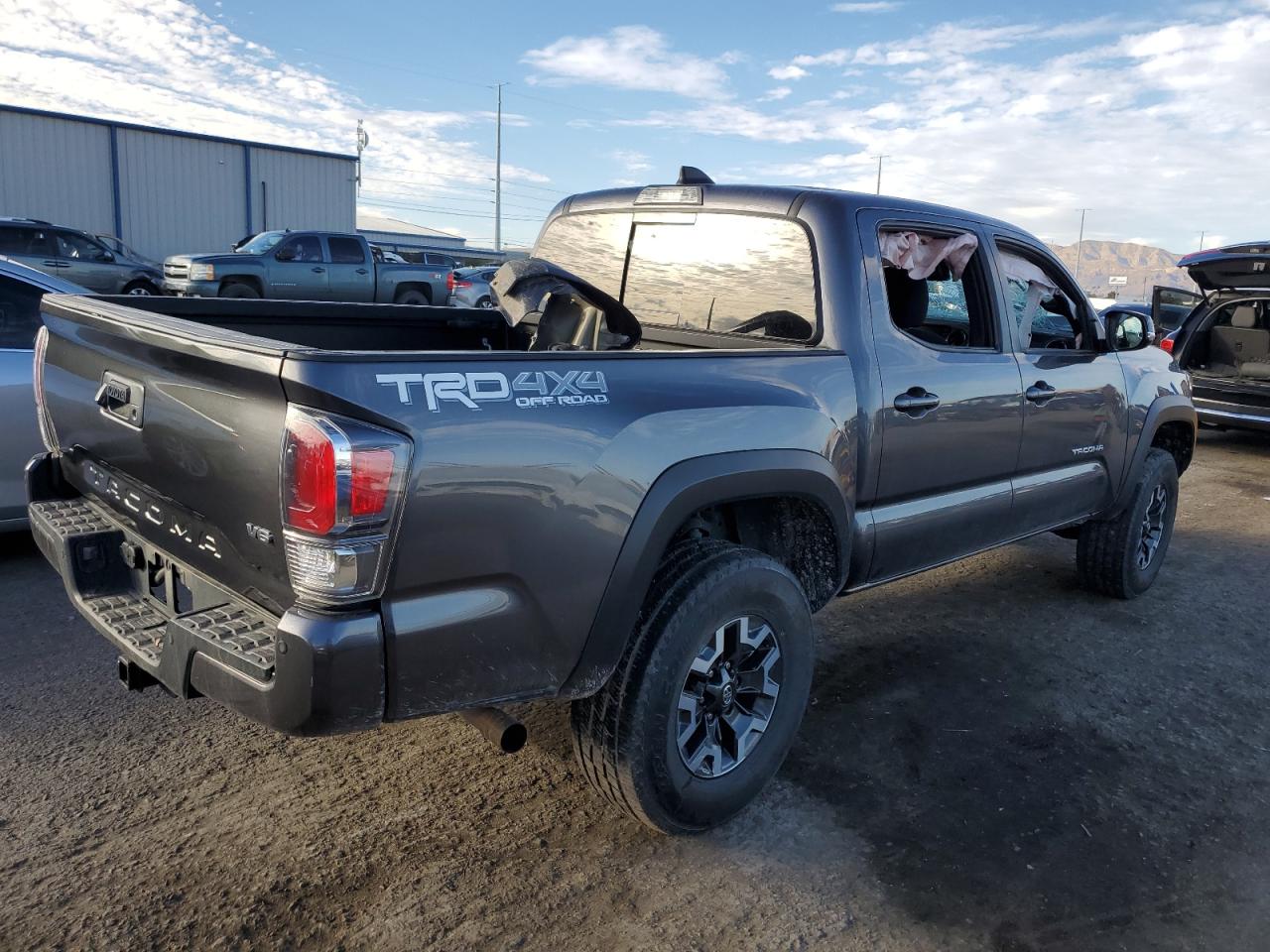 Photo 2 VIN: 5TFCZ5AN3MX268189 - TOYOTA TACOMA 