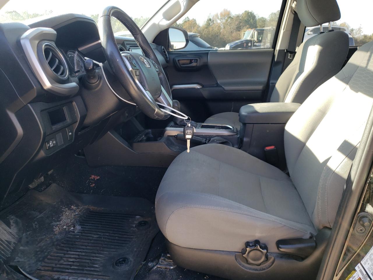 Photo 6 VIN: 5TFCZ5AN4HX117903 - TOYOTA TACOMA 