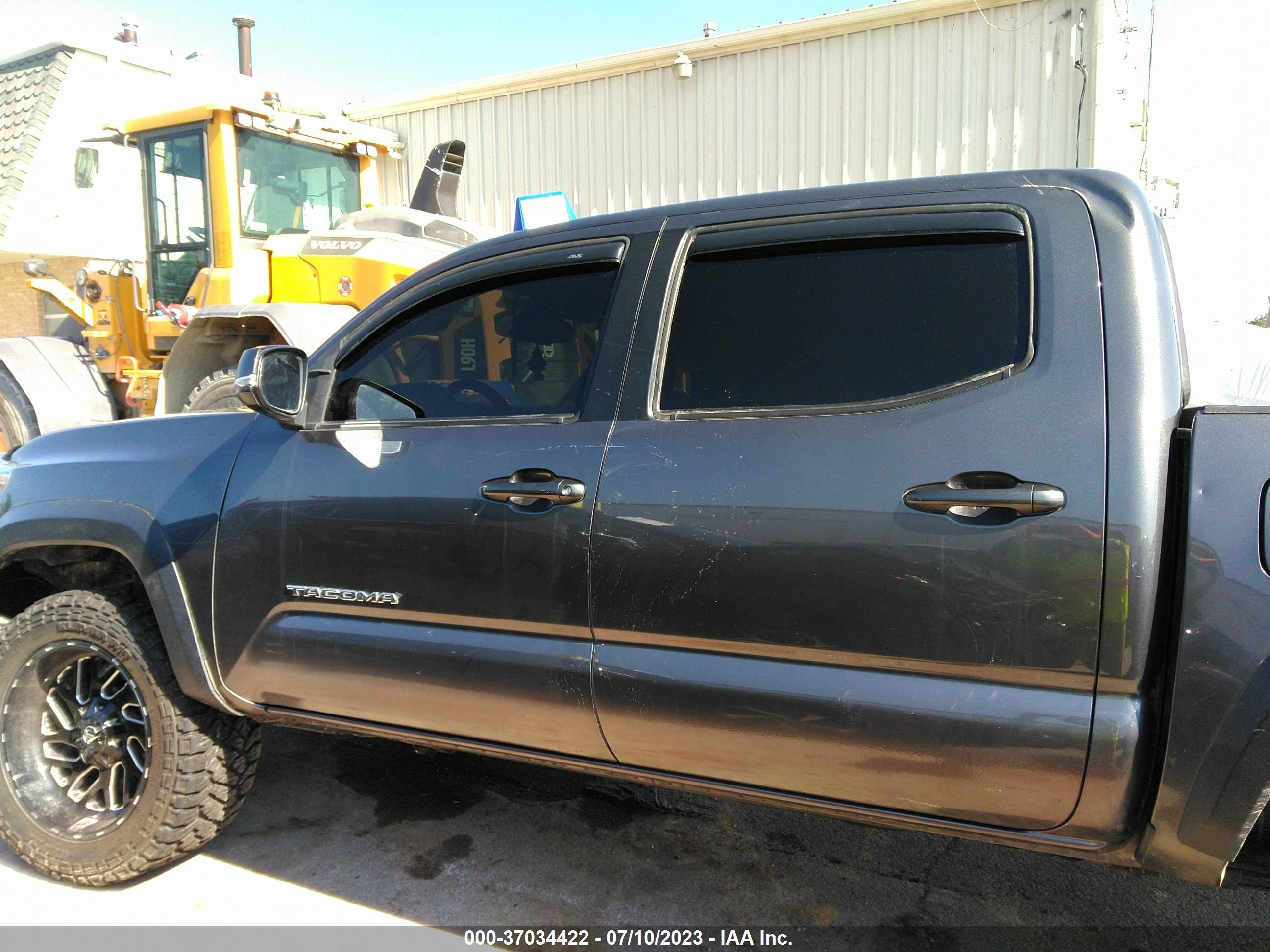 Photo 13 VIN: 5TFCZ5AN4JX152074 - TOYOTA TACOMA 