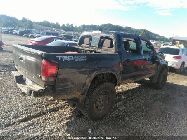 Photo 3 VIN: 5TFCZ5AN5JX142864 - TOYOTA TACOMA 