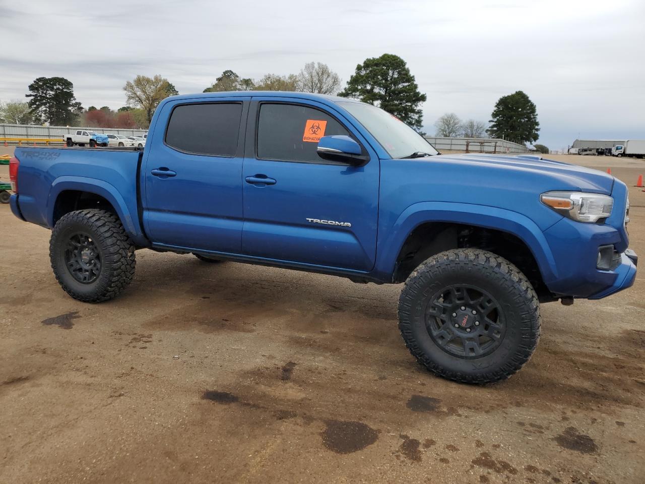 Photo 3 VIN: 5TFCZ5AN6HX075640 - TOYOTA TACOMA 