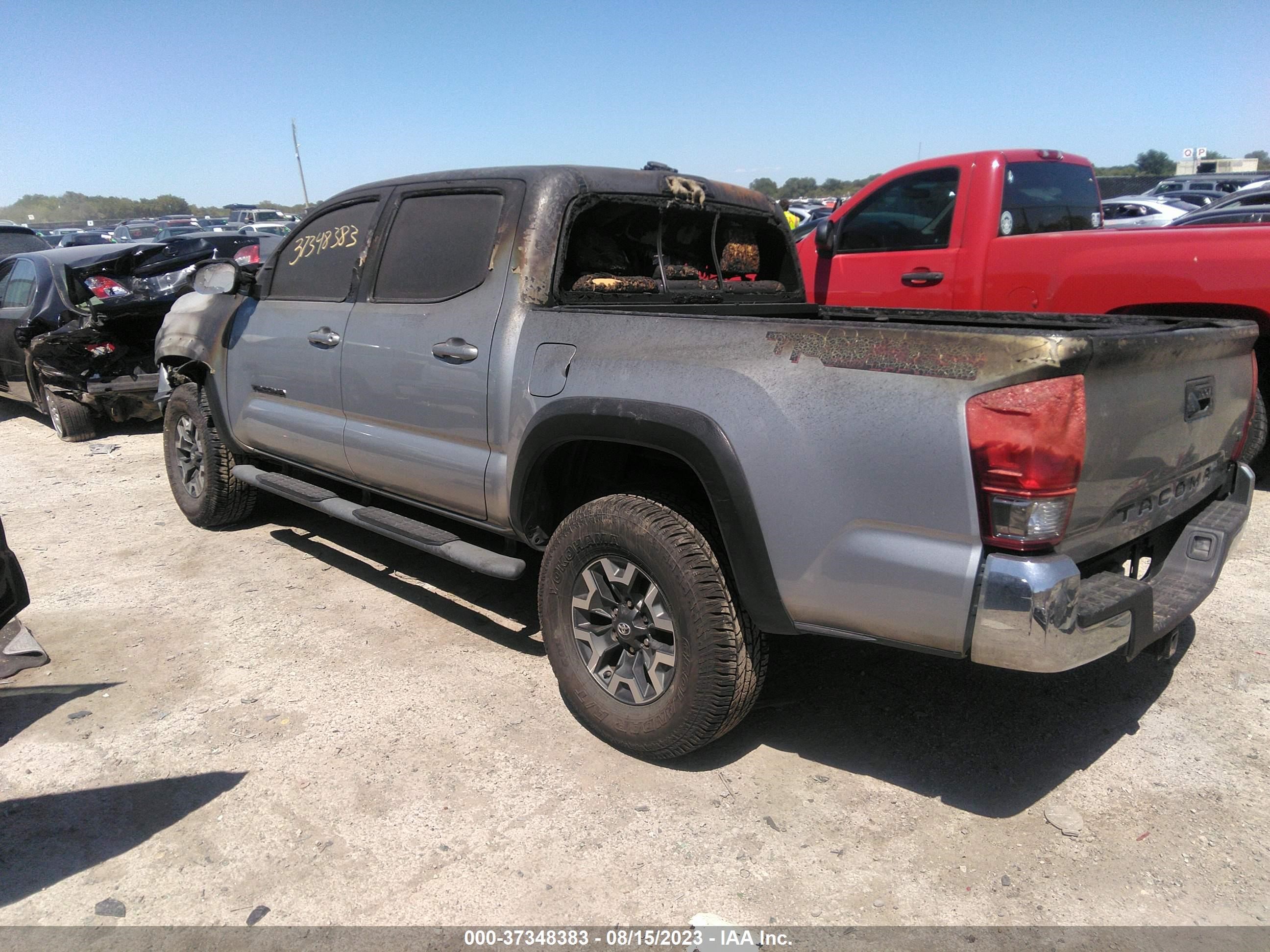 Photo 2 VIN: 5TFCZ5AN6HX117496 - TOYOTA TACOMA 