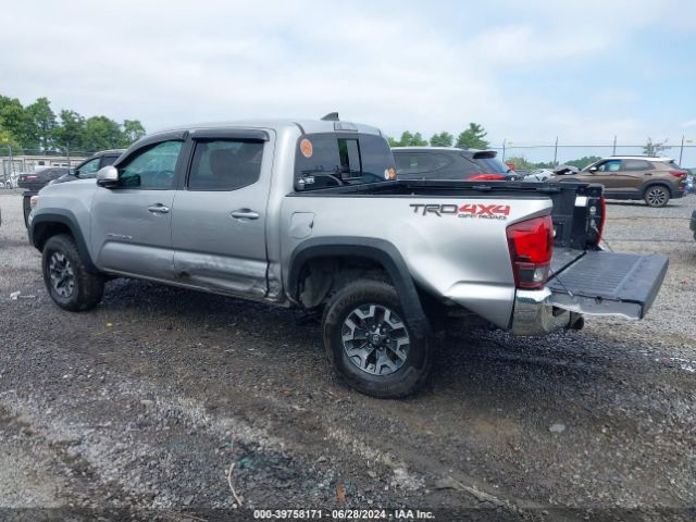 Photo 2 VIN: 5TFCZ5AN6JX127810 - TOYOTA TACOMA 