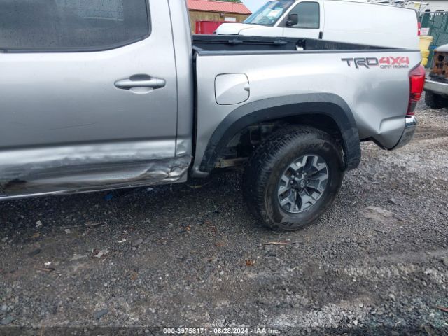 Photo 5 VIN: 5TFCZ5AN6JX127810 - TOYOTA TACOMA 