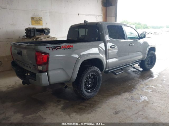 Photo 3 VIN: 5TFCZ5AN6JX164842 - TOYOTA TACOMA 