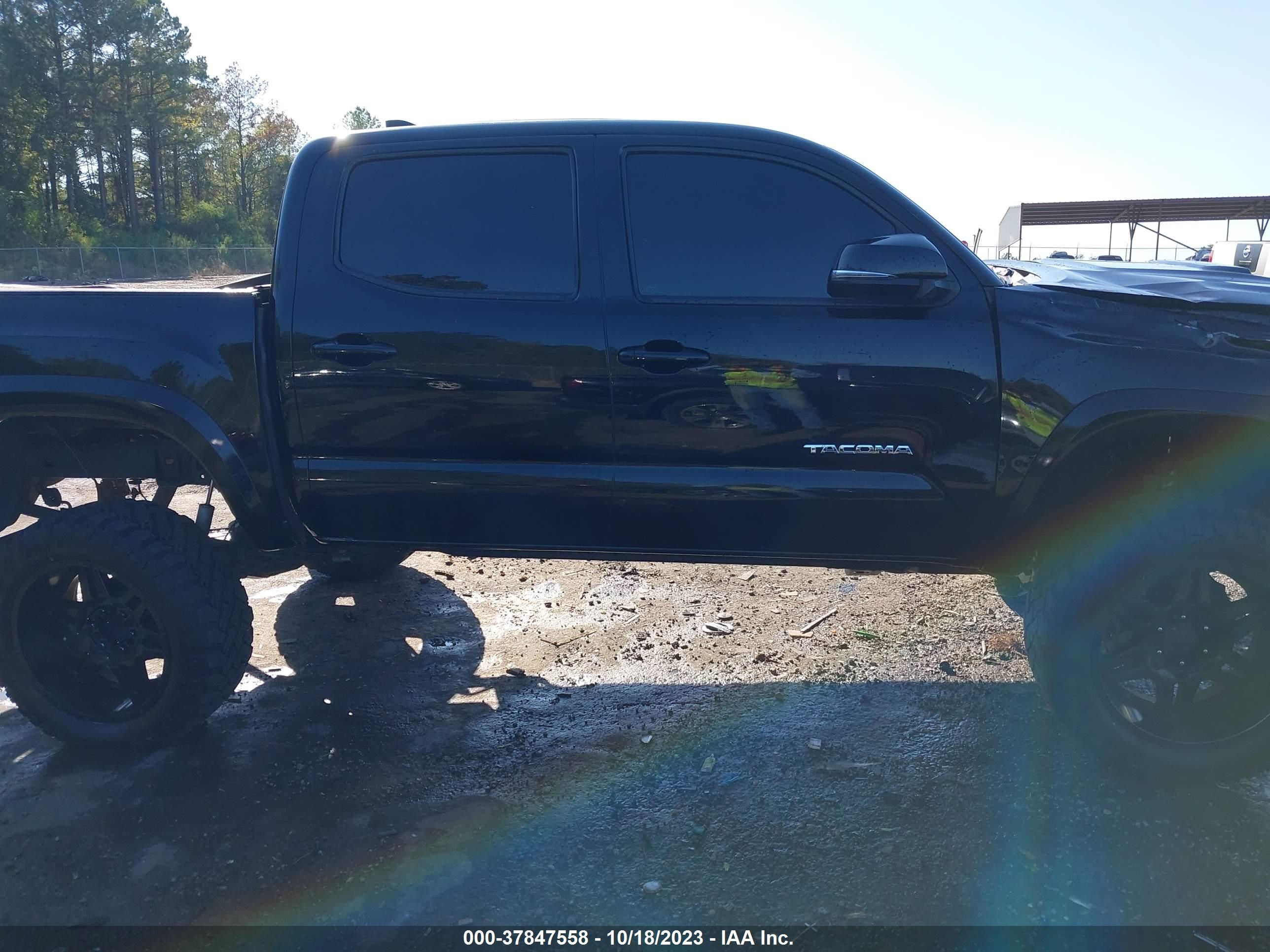 Photo 12 VIN: 5TFCZ5AN7HX065361 - TOYOTA TACOMA 