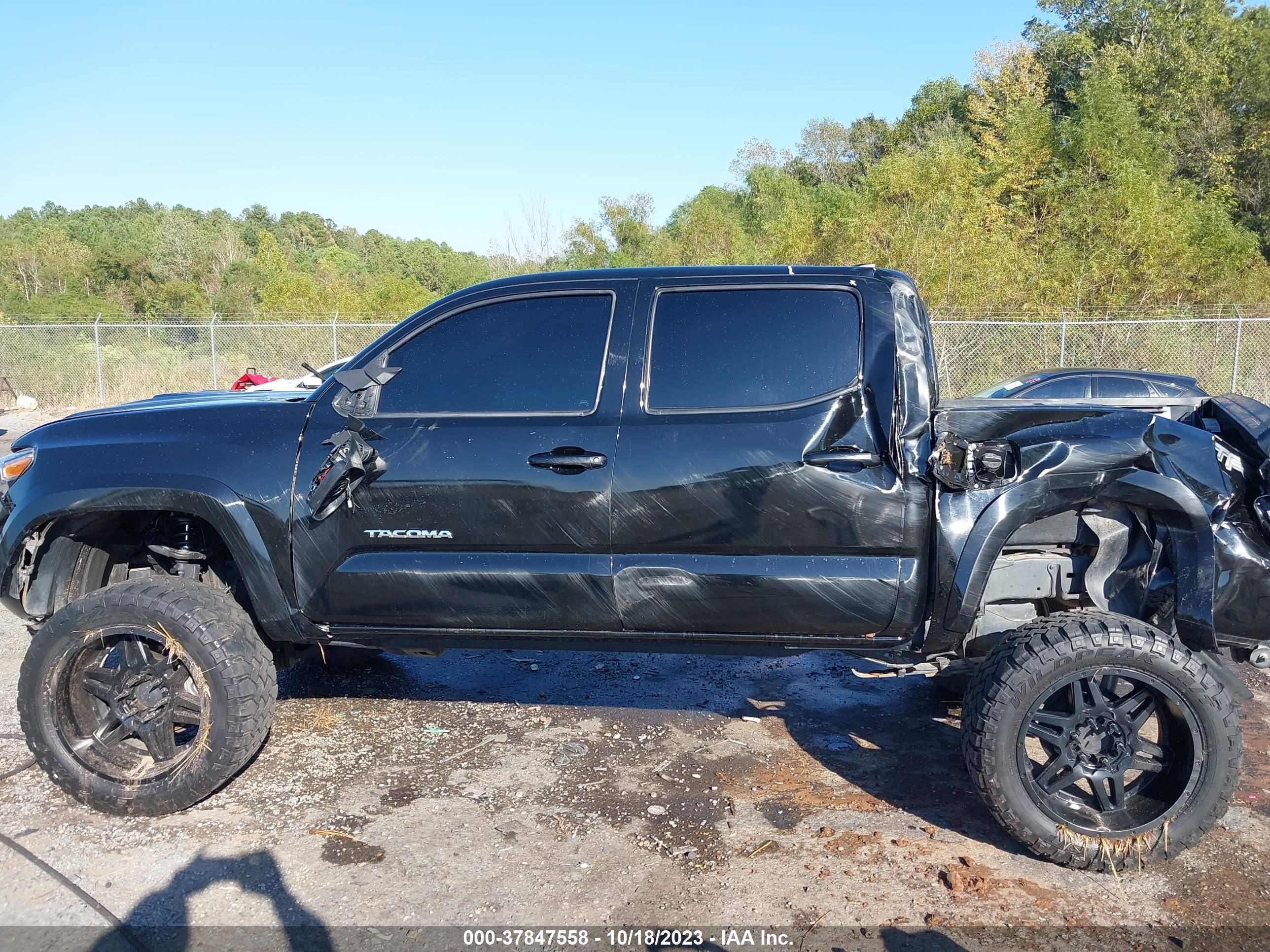 Photo 13 VIN: 5TFCZ5AN7HX065361 - TOYOTA TACOMA 