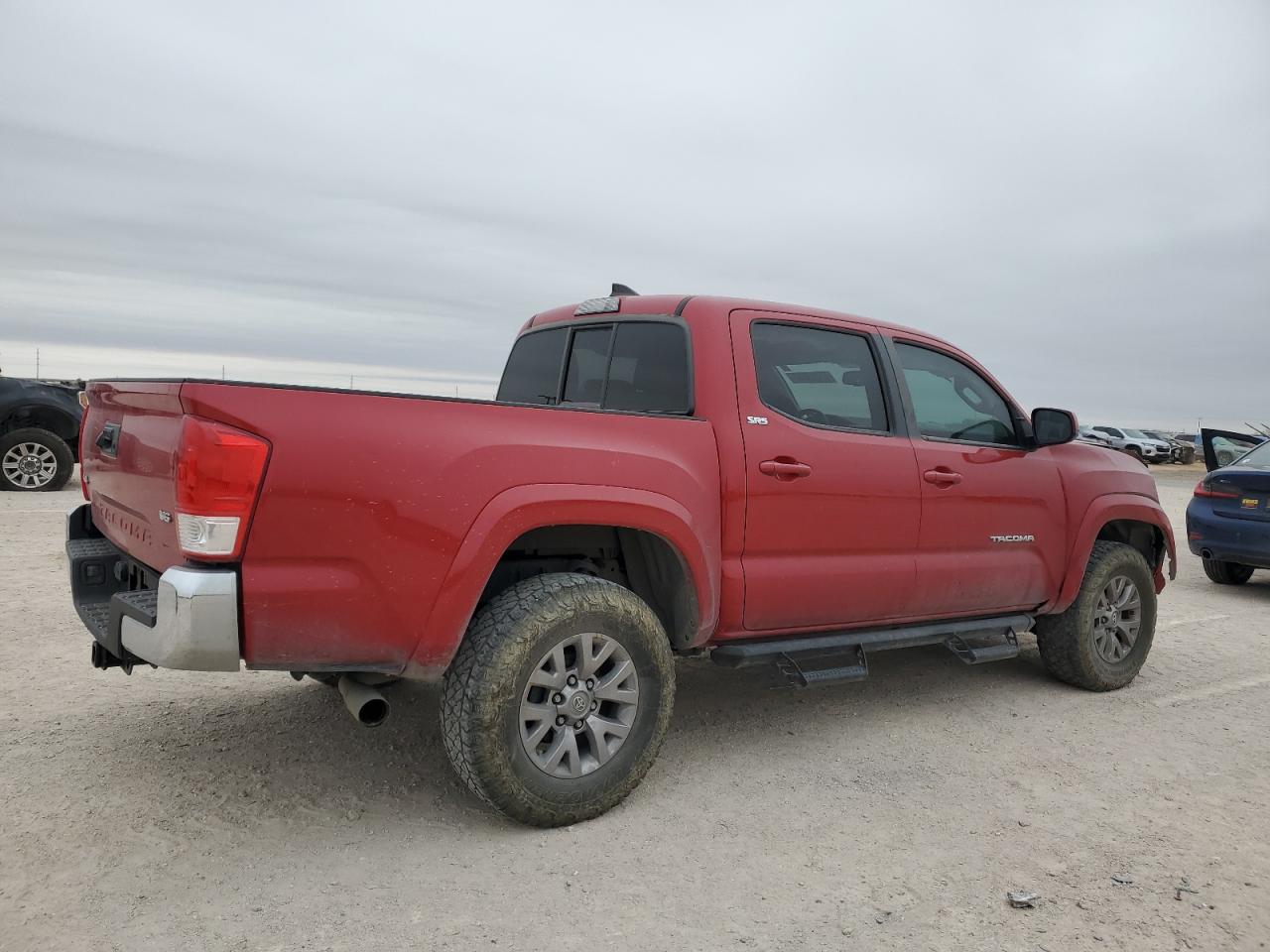 Photo 2 VIN: 5TFCZ5AN7HX075033 - TOYOTA TACOMA 