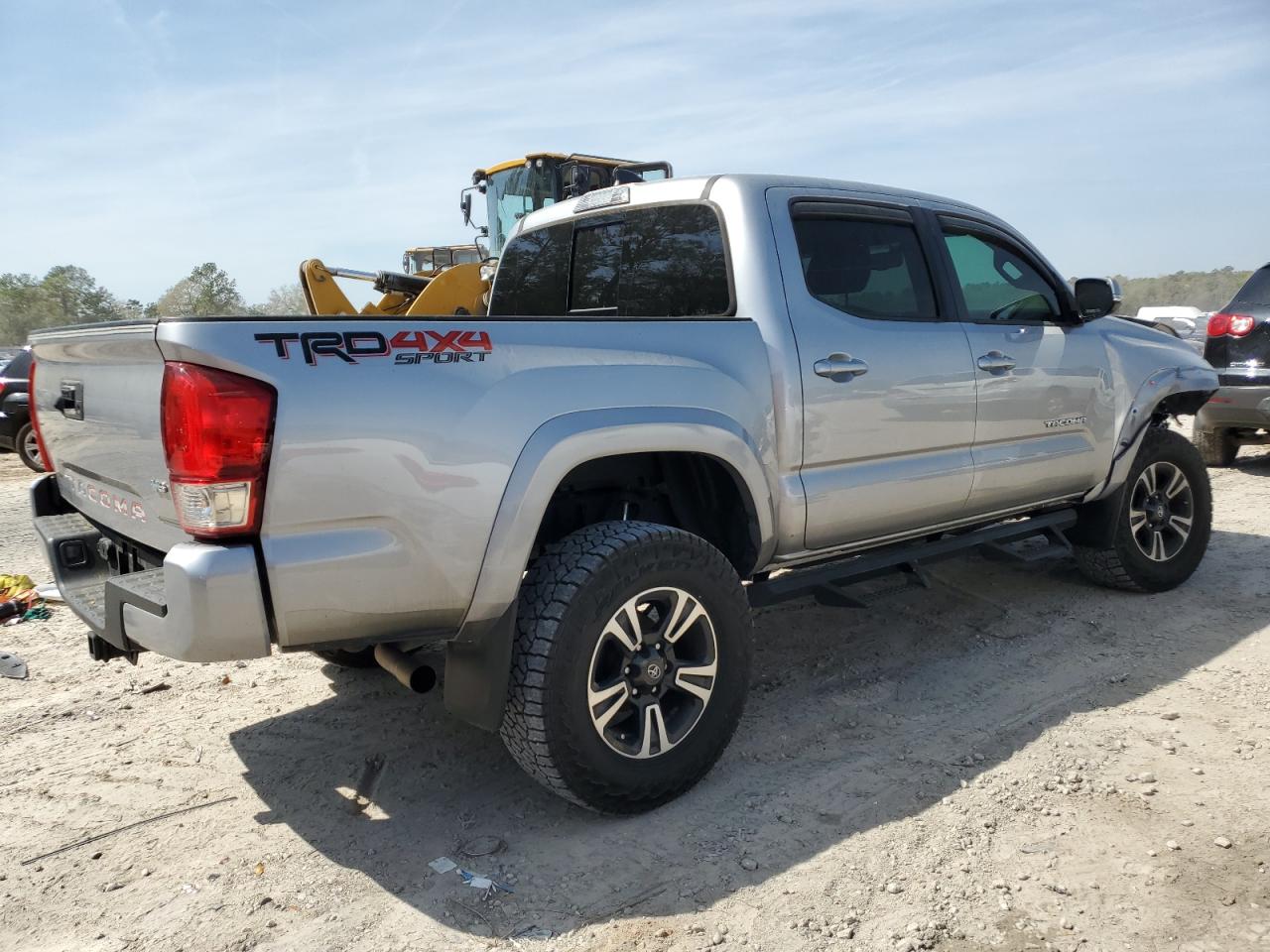 Photo 2 VIN: 5TFCZ5AN7HX095041 - TOYOTA TACOMA 