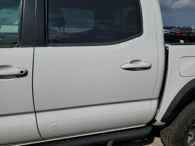 Photo 11 VIN: 5TFCZ5AN7HX119189 - TOYOTA TACOMA DOU 