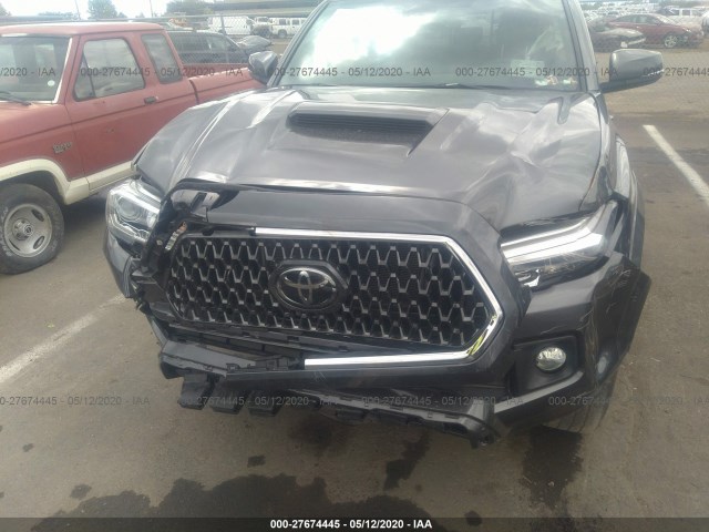 Photo 5 VIN: 5TFCZ5AN7JX135981 - TOYOTA TACOMA 