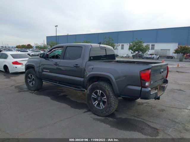 Photo 2 VIN: 5TFCZ5AN7JX146592 - TOYOTA TACOMA 