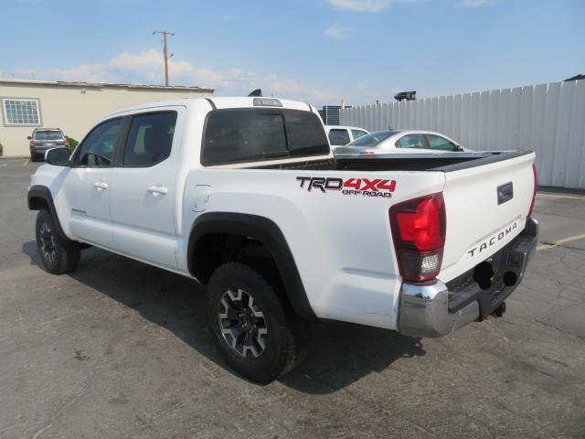 Photo 2 VIN: 5TFCZ5AN7JX148665 - TOYOTA TACOMA DOU 