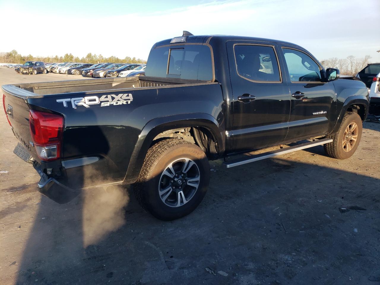 Photo 2 VIN: 5TFCZ5AN8HX047080 - TOYOTA TACOMA 