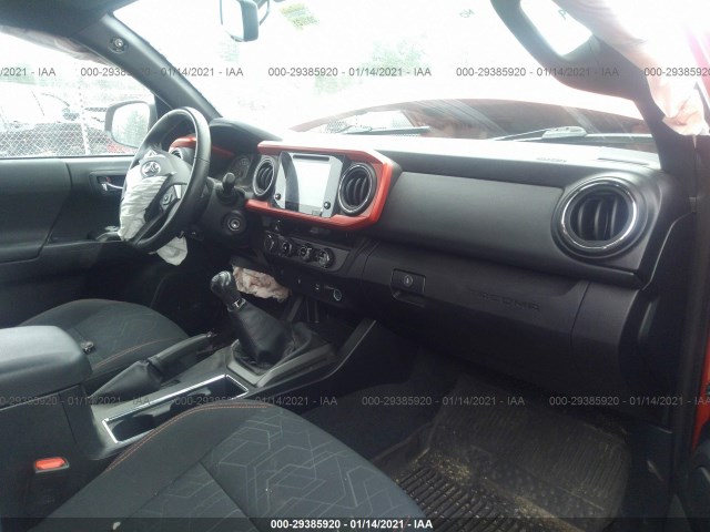 Photo 4 VIN: 5TFCZ5AN8HX053512 - TOYOTA TACOMA 