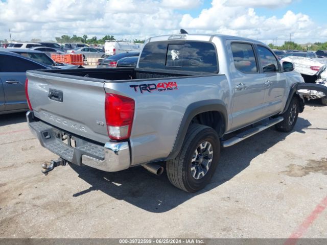 Photo 3 VIN: 5TFCZ5AN8HX113661 - TOYOTA TACOMA 