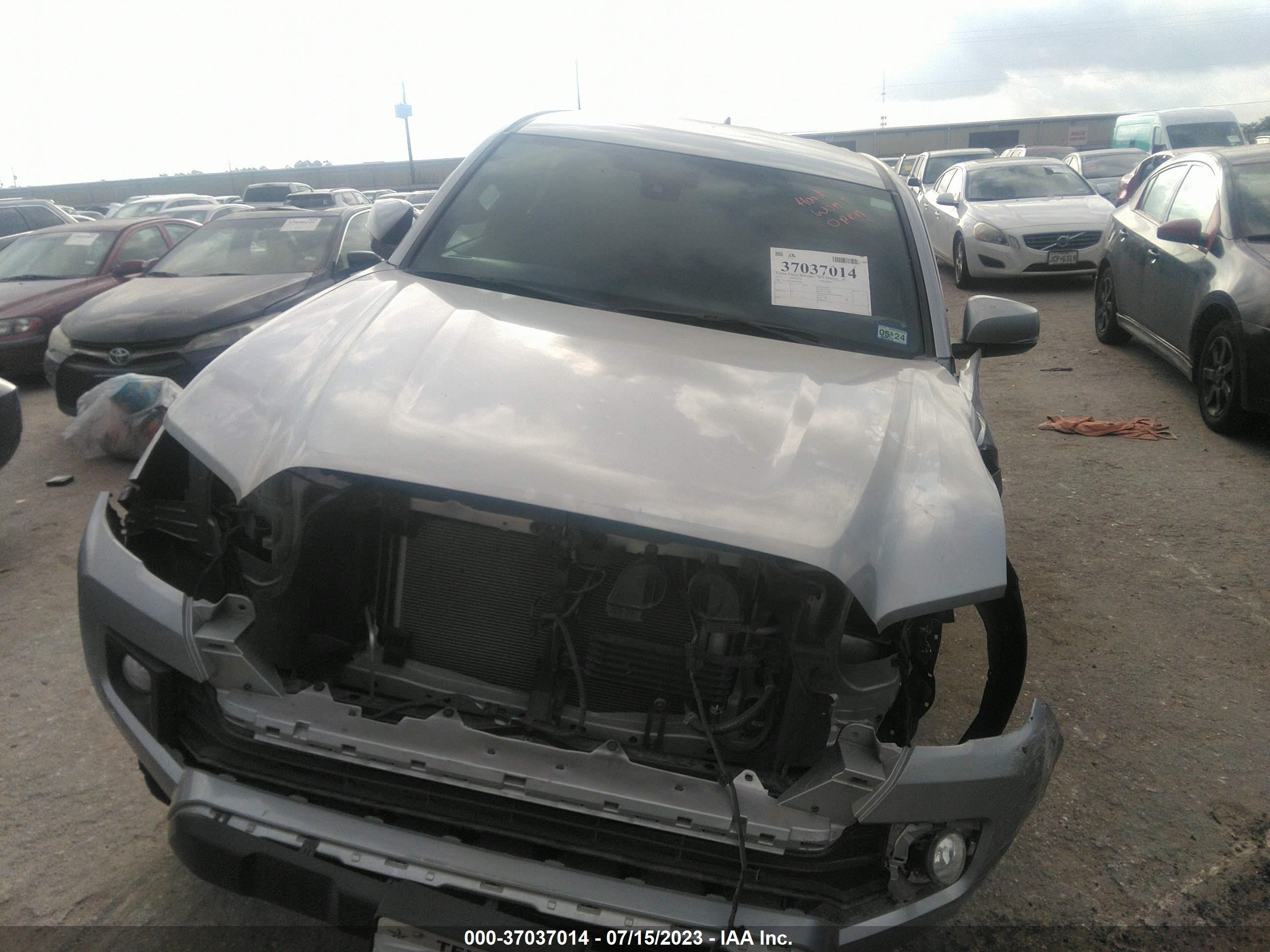 Photo 10 VIN: 5TFCZ5AN8JX122852 - TOYOTA TACOMA 