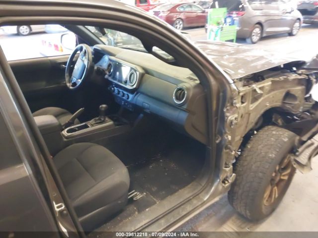 Photo 4 VIN: 5TFCZ5AN8KX178324 - TOYOTA TACOMA 