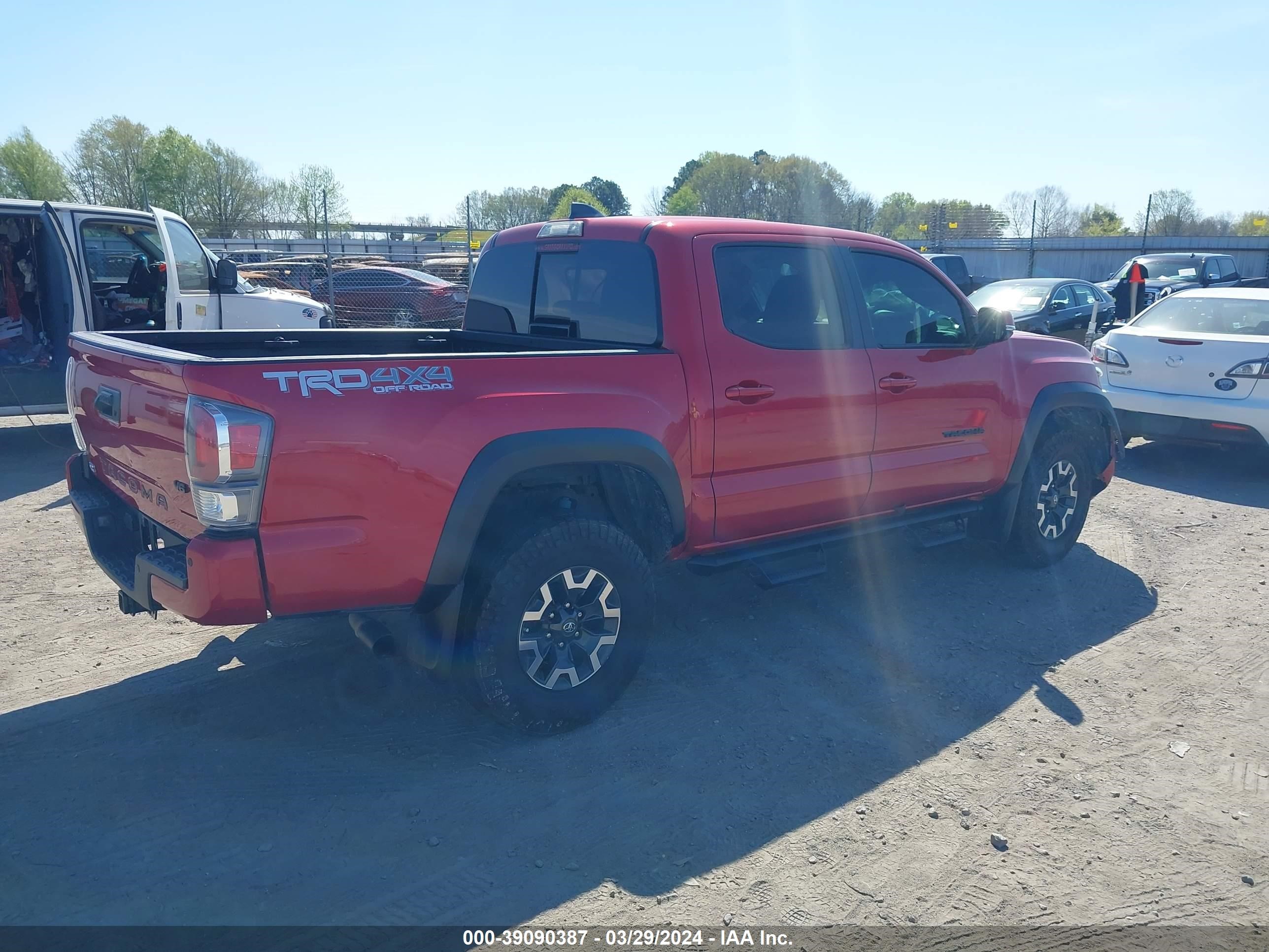 Photo 3 VIN: 5TFCZ5AN8MX254613 - TOYOTA TACOMA 