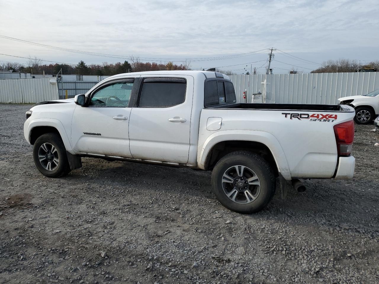 Photo 1 VIN: 5TFCZ5AN9GX012546 - TOYOTA TACOMA 