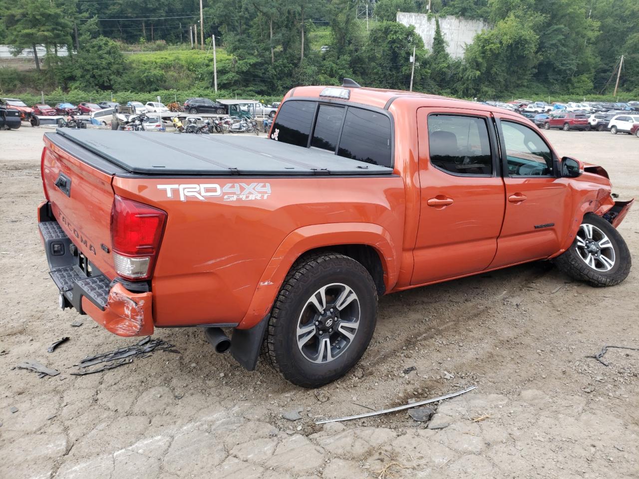 Photo 2 VIN: 5TFCZ5AN9GX046275 - TOYOTA TACOMA 