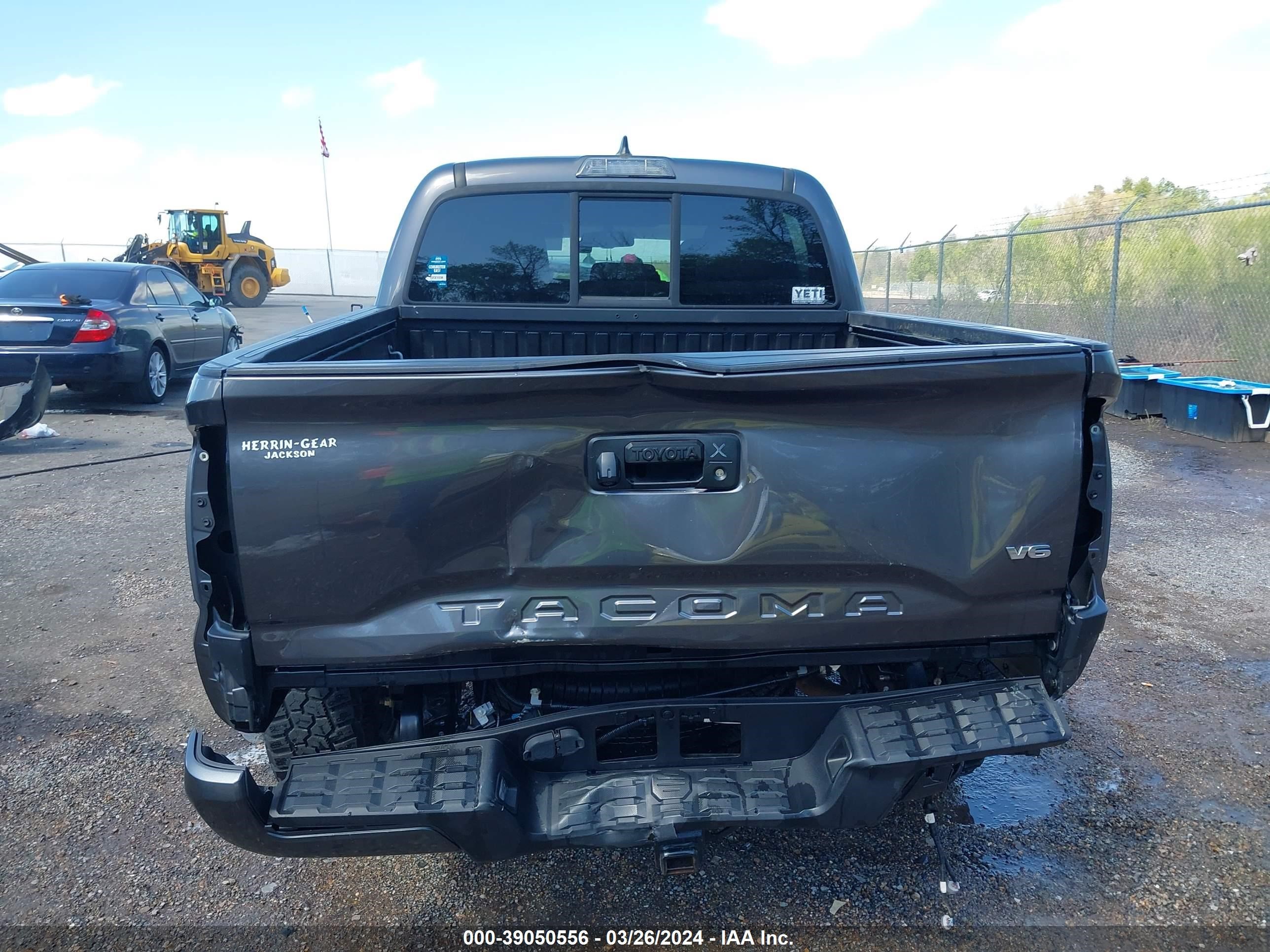 Photo 5 VIN: 5TFCZ5ANXGX035527 - TOYOTA TACOMA 