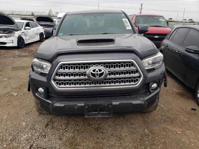 Photo 4 VIN: 5TFCZ5ANXHX112656 - TOYOTA TACOMA DOU 