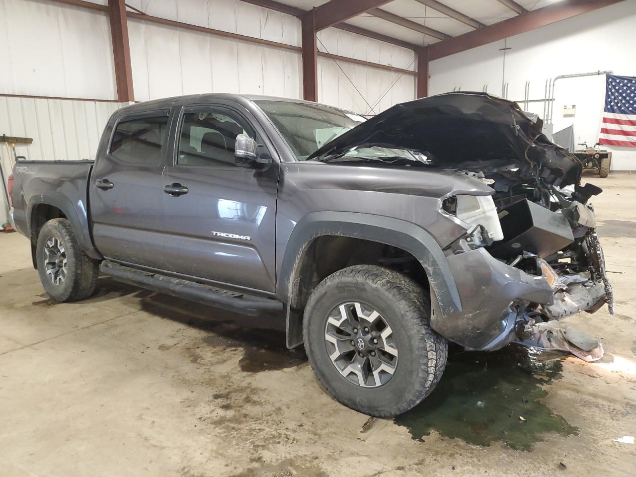 Photo 3 VIN: 5TFCZ5ANXJX122044 - TOYOTA TACOMA 