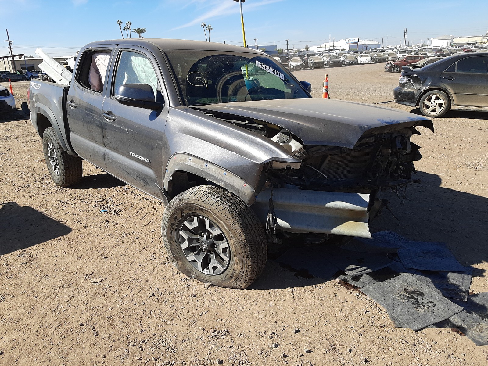 Photo 0 VIN: 5TFCZ5ANXJX128619 - TOYOTA TACOMA DOU 