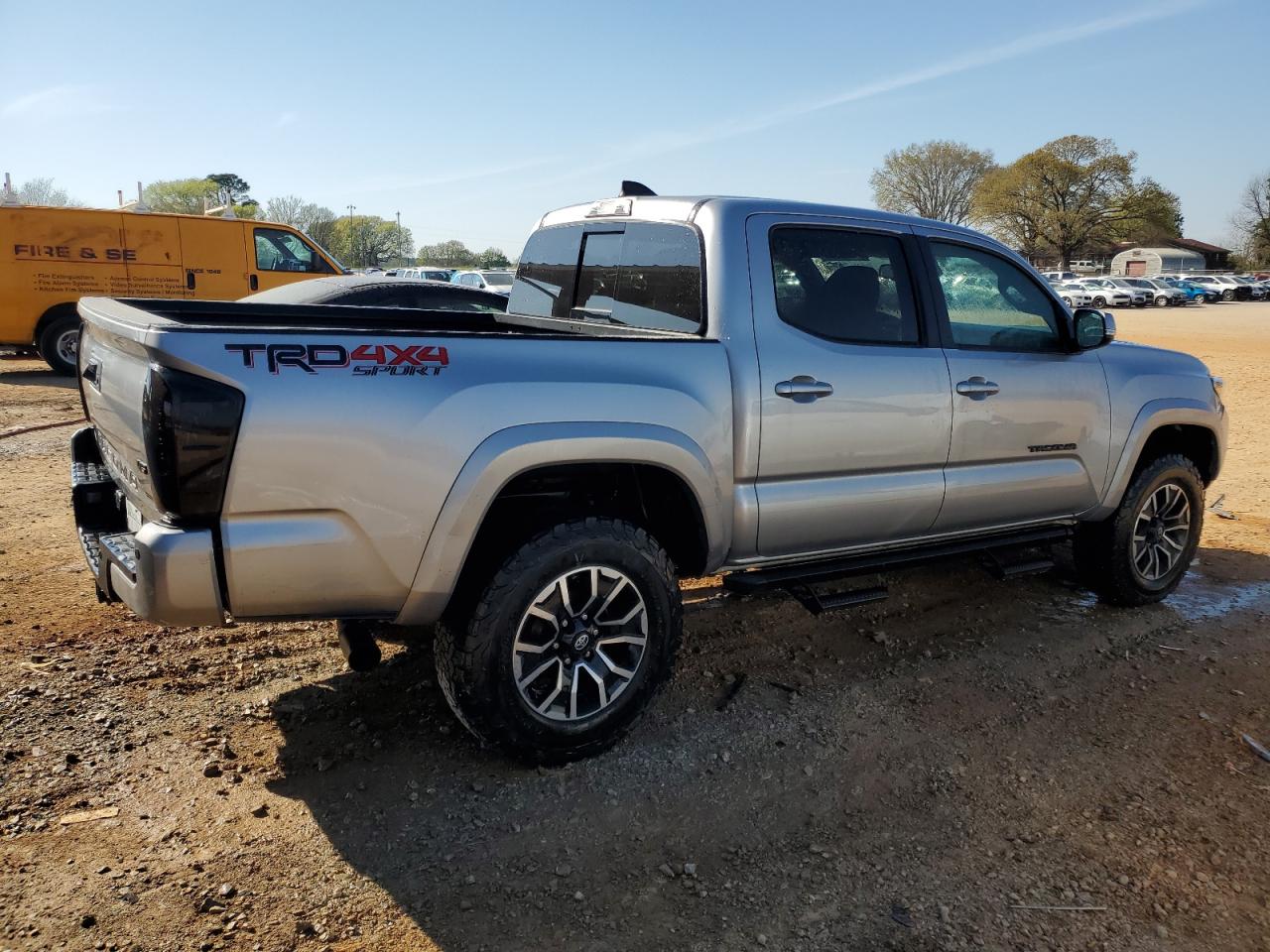 Photo 2 VIN: 5TFCZ5ANXMX251552 - TOYOTA TACOMA 