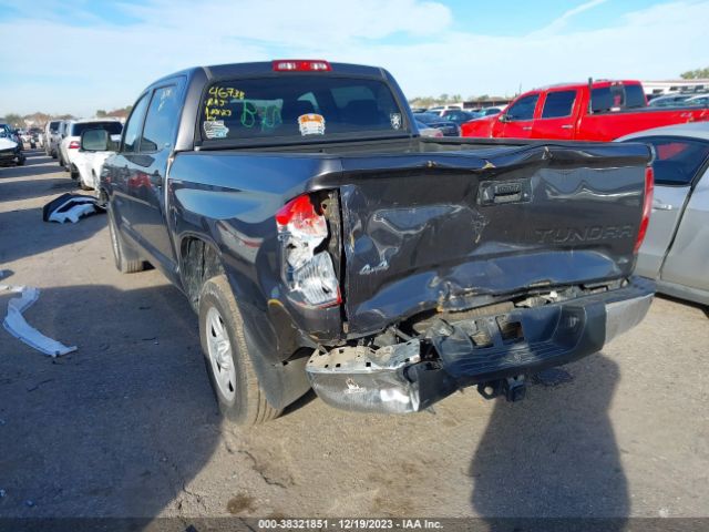 Photo 2 VIN: 5TFDM5F10JX075874 - TOYOTA TUNDRA 