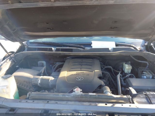 Photo 9 VIN: 5TFDM5F10JX075874 - TOYOTA TUNDRA 