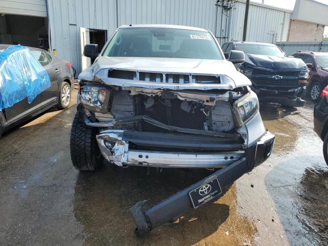 Photo 4 VIN: 5TFDM5F10JX076393 - TOYOTA TUNDRA CRE 