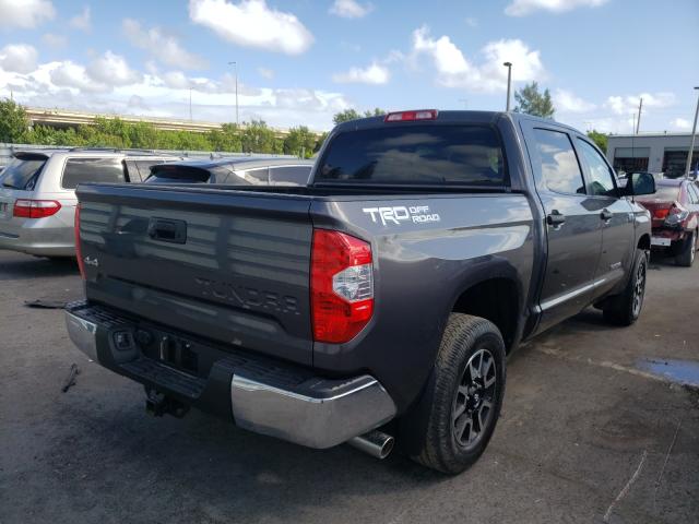 Photo 3 VIN: 5TFDM5F11JX076922 - TOYOTA TUNDRA 4WD 