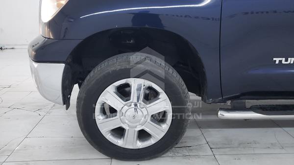 Photo 32 VIN: 5TFDM5F12BX018304 - TOYOTA TUNDRA 