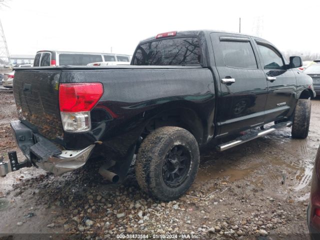 Photo 3 VIN: 5TFDM5F13AX013479 - TOYOTA TUNDRA 