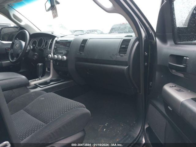 Photo 4 VIN: 5TFDM5F13AX013479 - TOYOTA TUNDRA 