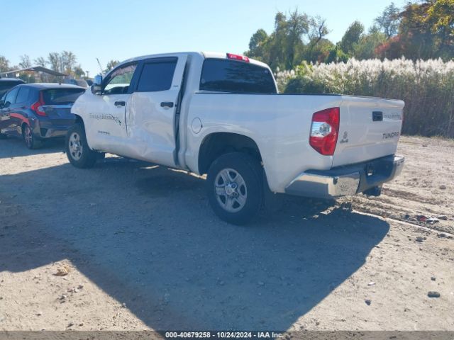 Photo 2 VIN: 5TFDM5F15JX077152 - TOYOTA TUNDRA 