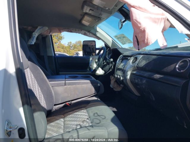 Photo 4 VIN: 5TFDM5F15JX077152 - TOYOTA TUNDRA 