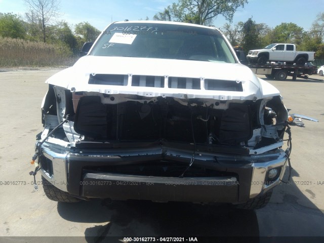 Photo 5 VIN: 5TFDM5F16KX079994 - TOYOTA TUNDRA 4WD 