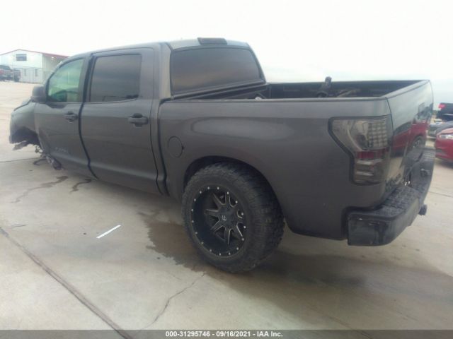 Photo 2 VIN: 5TFDM5F17DX042200 - TOYOTA TUNDRA 4WD TRUCK 