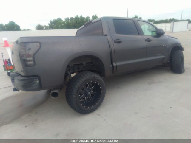 Photo 3 VIN: 5TFDM5F17DX042200 - TOYOTA TUNDRA 4WD TRUCK 