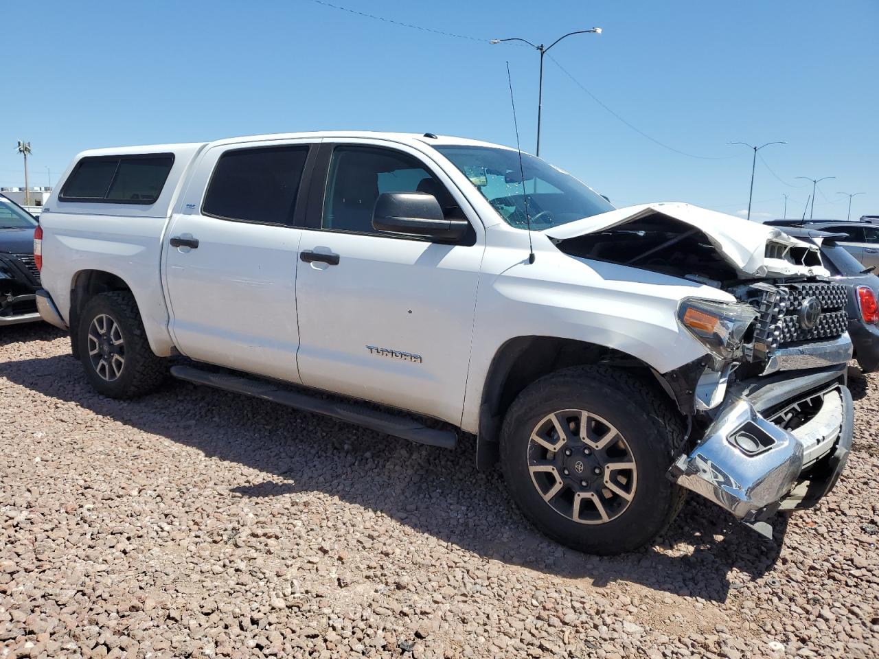 Photo 3 VIN: 5TFDM5F18JX078750 - TOYOTA TUNDRA 