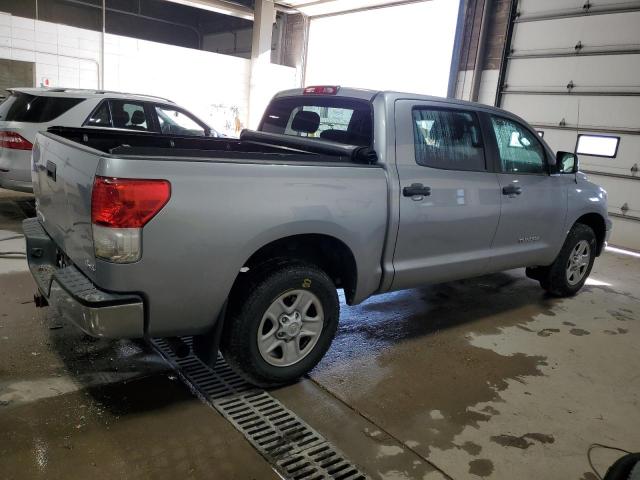 Photo 2 VIN: 5TFDM5F1XCX037961 - TOYOTA TUNDRA CRE 