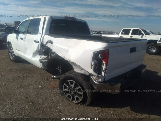 Photo 2 VIN: 5TFDM5F1XEX057789 - TOYOTA TUNDRA 4WD TRUCK 