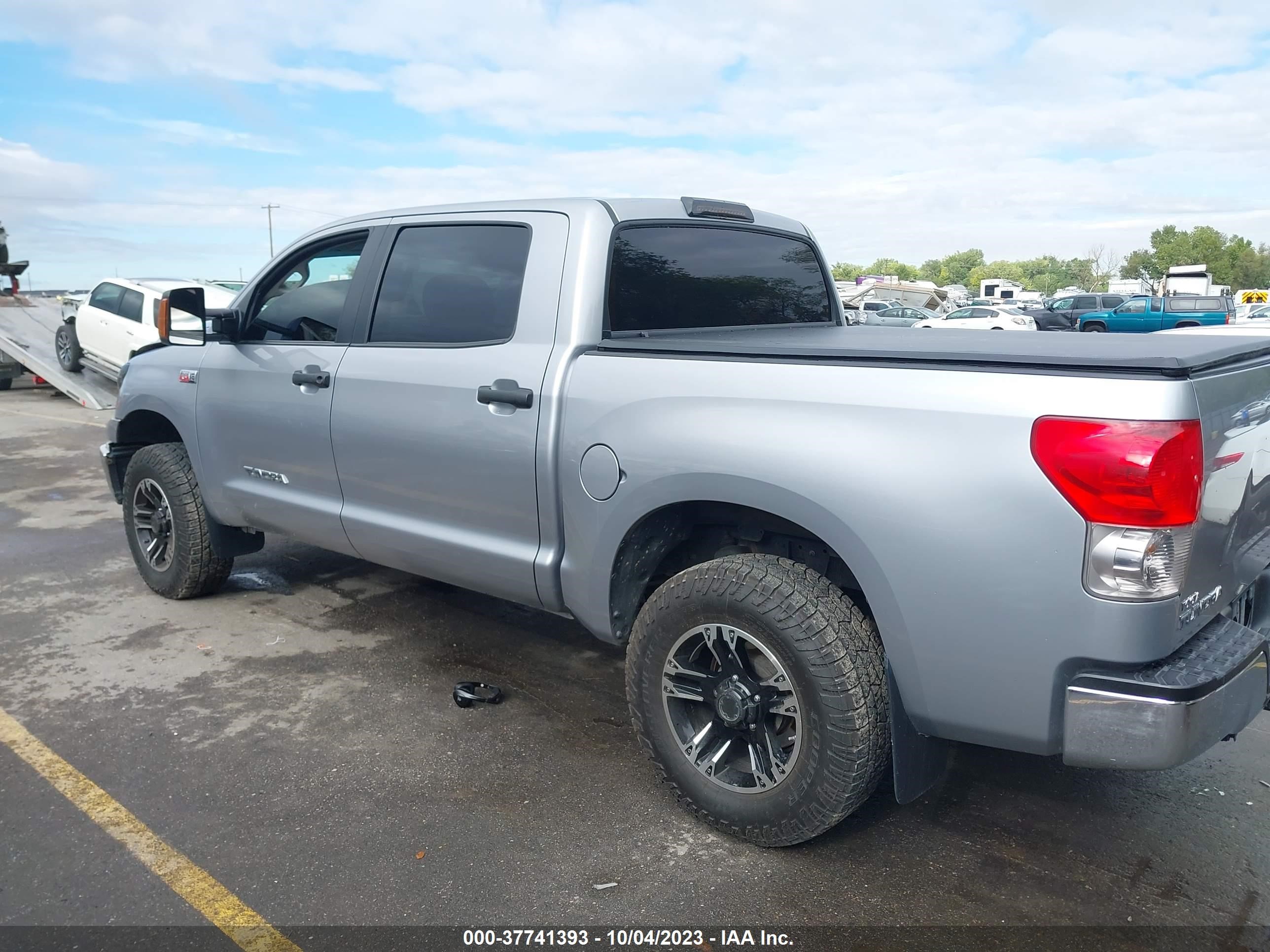 Photo 13 VIN: 5TFDV54168X062203 - TOYOTA TUNDRA 