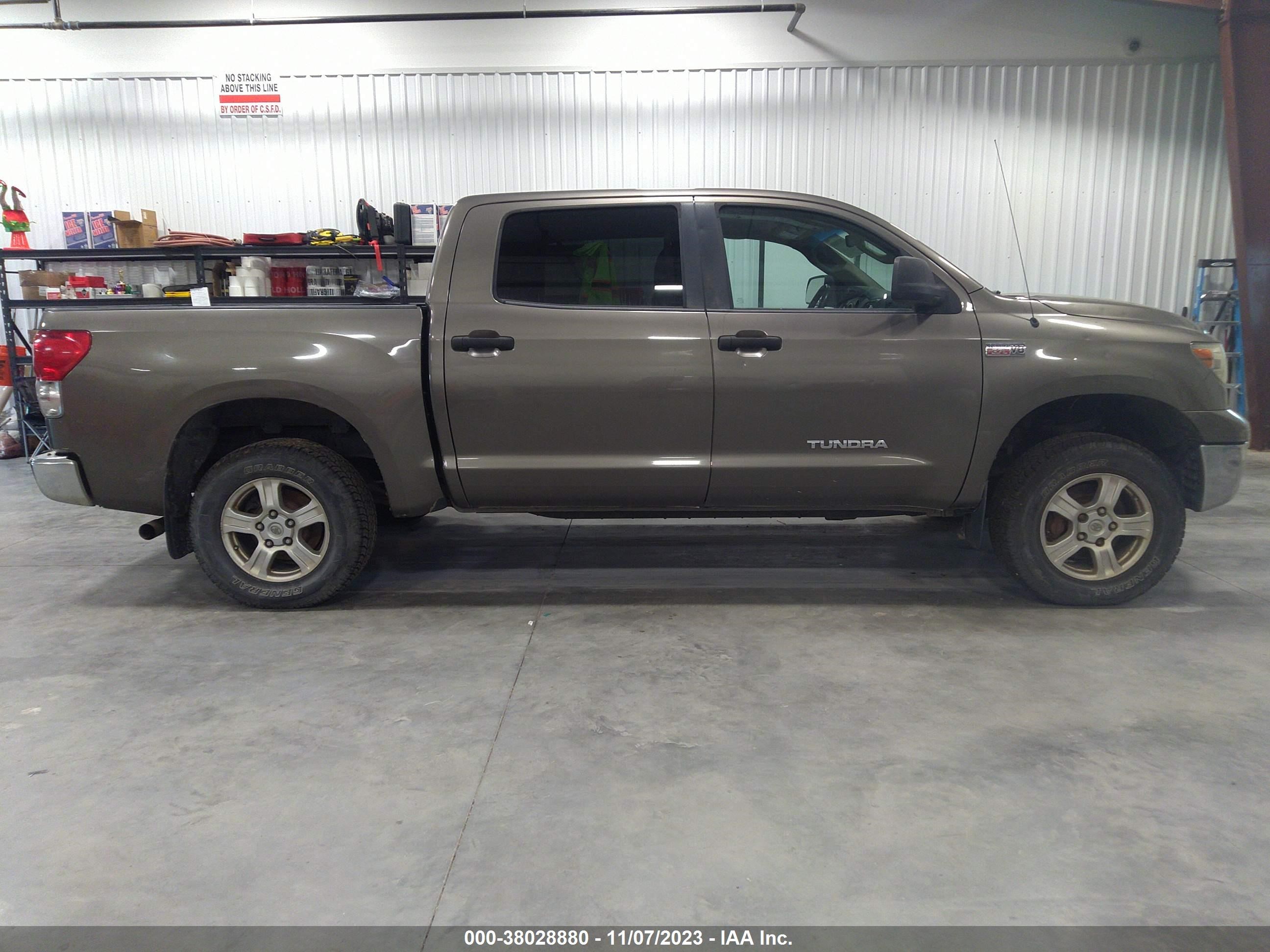 Photo 12 VIN: 5TFDV54178X050299 - TOYOTA TUNDRA 