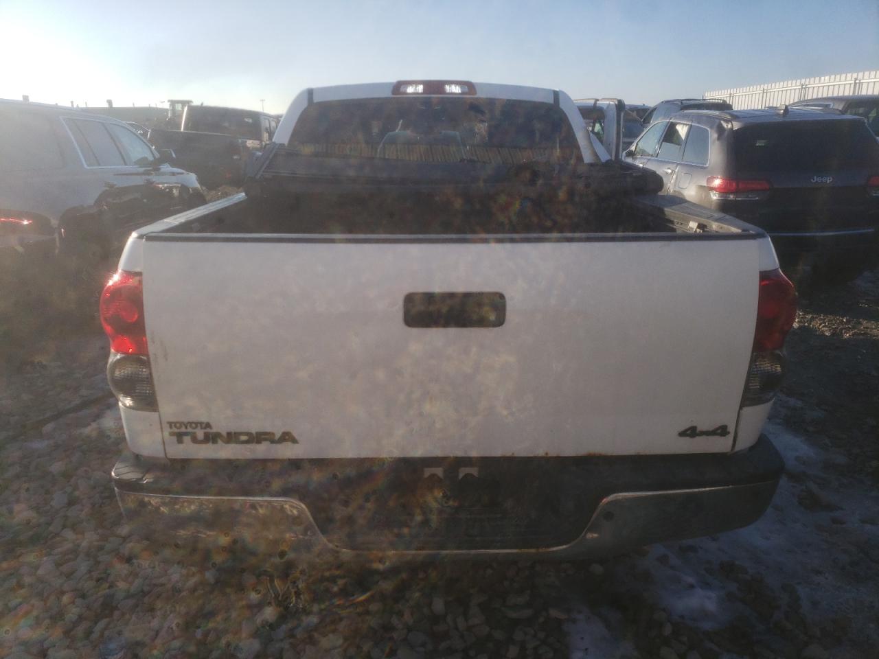 Photo 5 VIN: 5TFDV541X7X028134 - TOYOTA TUNDRA 