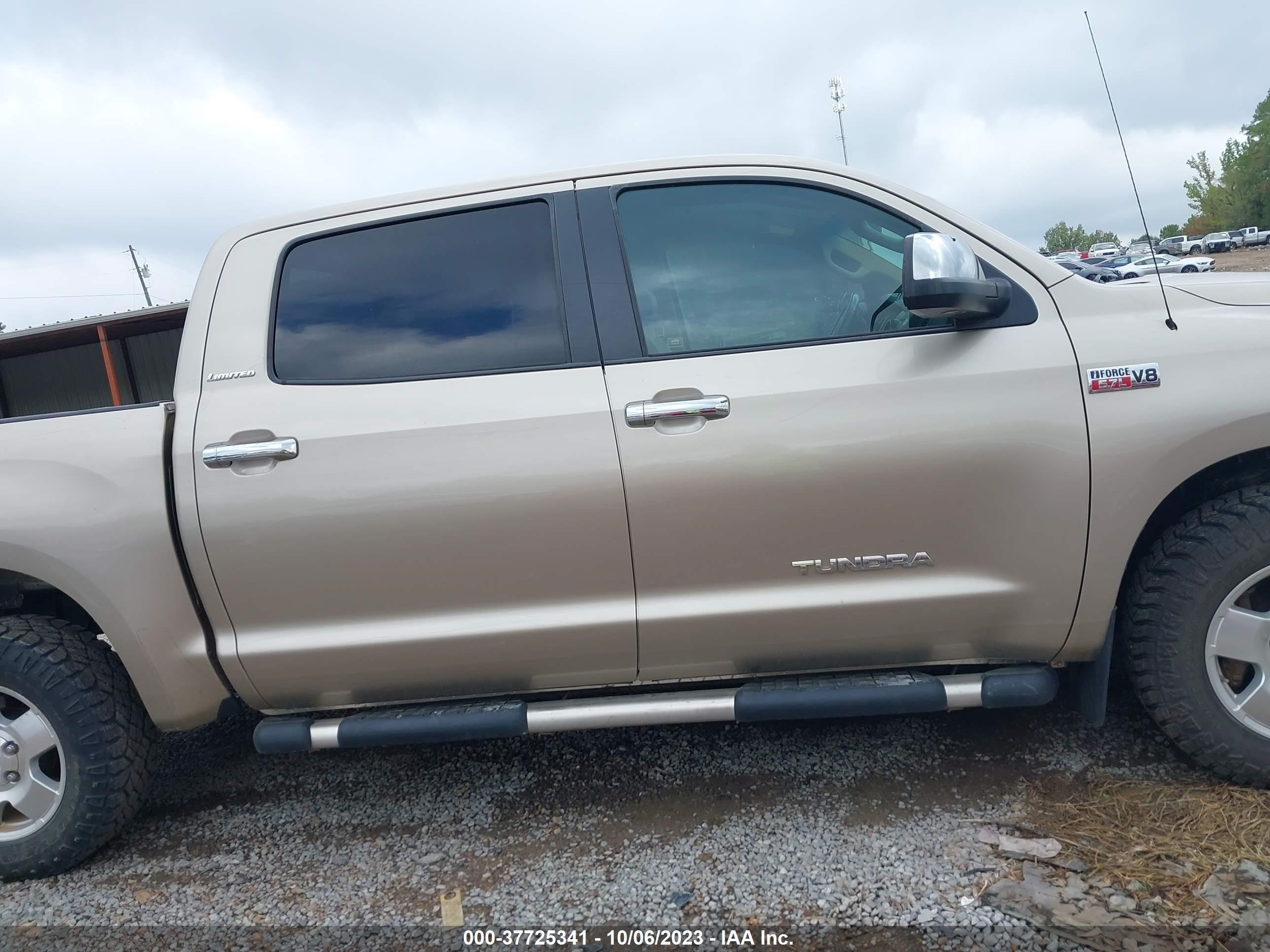 Photo 12 VIN: 5TFDV58108X034987 - TOYOTA TUNDRA 