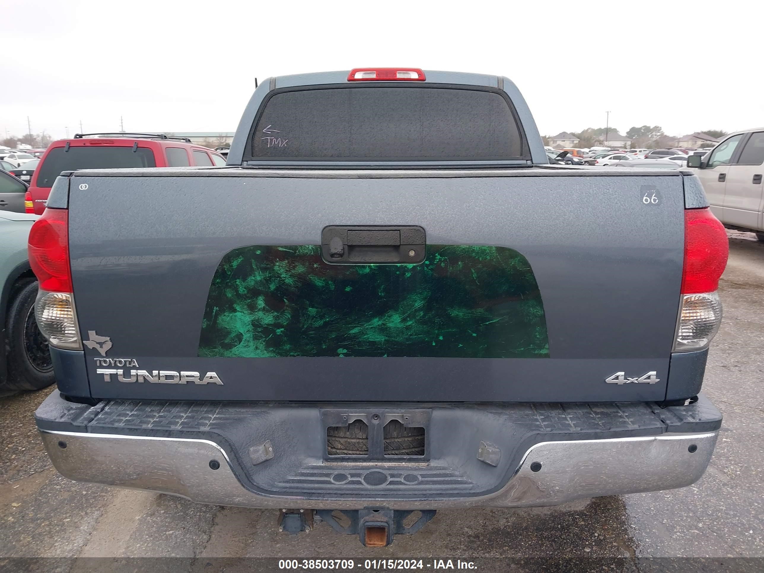 Photo 14 VIN: 5TFDV581X8X056527 - TOYOTA TUNDRA 